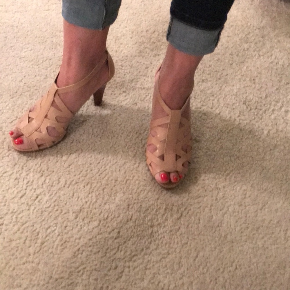 Comfortable strappy sandals